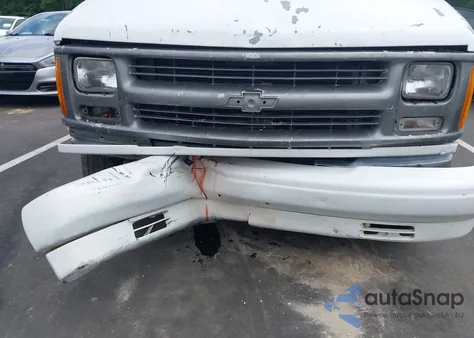 1999 Chevrolet Express z USA, uszkodzony, nr VIN 1GCFG15W9X1145423